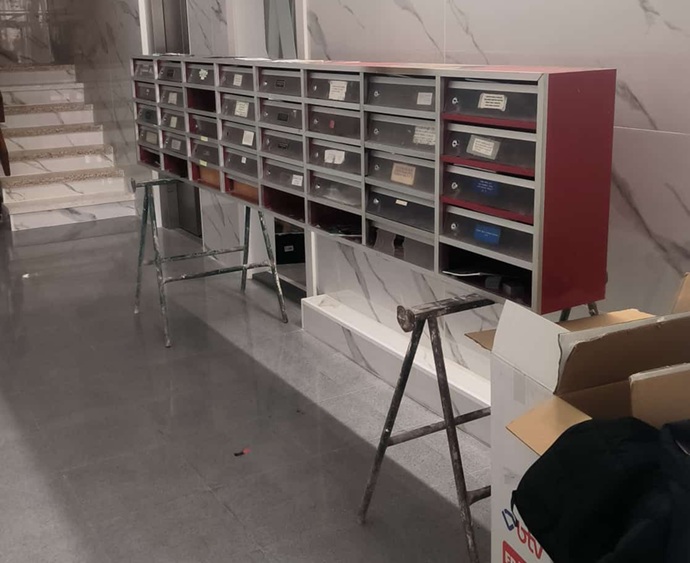 Retirada e Instalación de Buzones Nuevos patra comunidad de Vecinos en Sant Andreu de la Barca