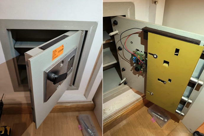 Puerta de cofre blindado de muro abierta tras diagnosis técnica que muestra la circuitería y el blindaje del cerrojal en fase de inspección.