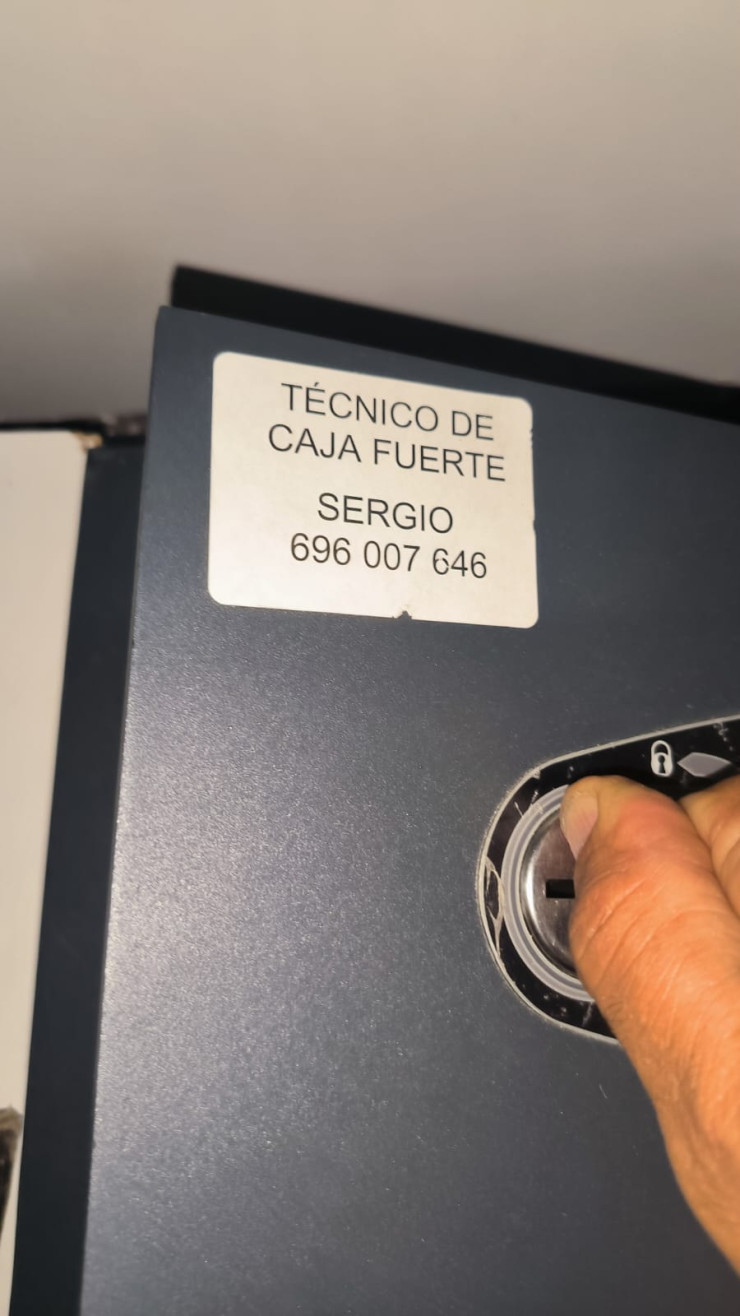 Técnico de cajas Fuertes Sergio Soriano. atención en toda Cataluña.