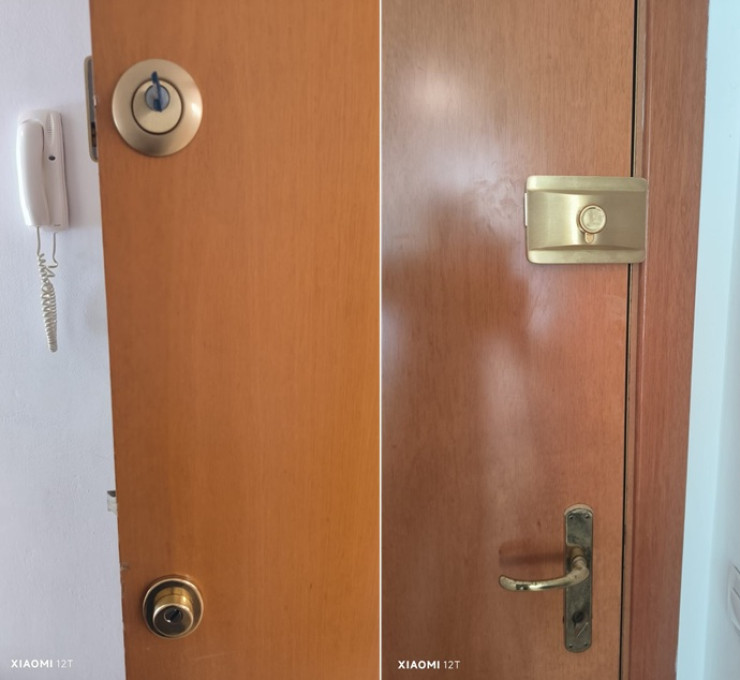 Instalación de alta seguridad por Cerrajería Says-Lock: vista interior con bombín Keso 8000 Omega y vista exterior con cerradura de sobreponer Sidese en una puerta blindada.