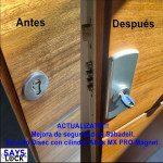 Transición de cilindro desprotegido a escudo Disec y tecnología Abus Magnet en una puerta de Sabadell.